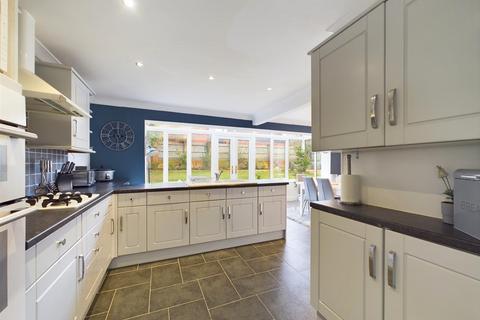 7 Combrook Close, Abbeymead, Gloucester, GL4 5UN