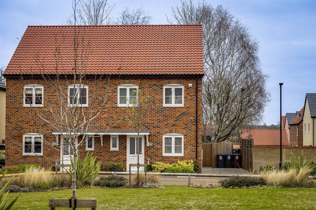 Hummerston Close, Buntingford, SG99SX 3 bed semidetached house for sale £455,000