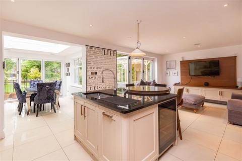 4 bedroom detached house for sale, Epping Road, Nazeing