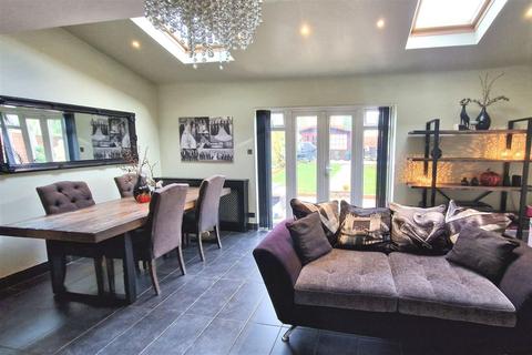 54 Beamish Close, North Weald, Epping, CM16 6JW