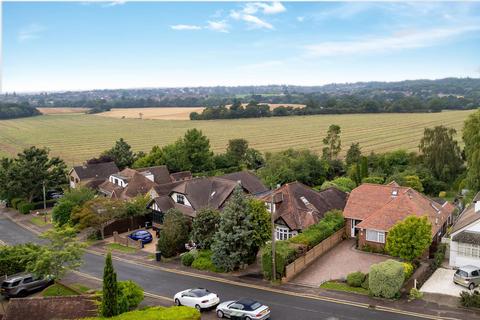 5 bedroom detached house for sale, Theydon Park Road, Theydon Bois