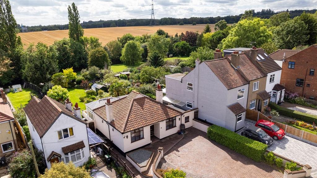 Bridge Hill, Epping 2 bed detached bungalow for sale £769,995