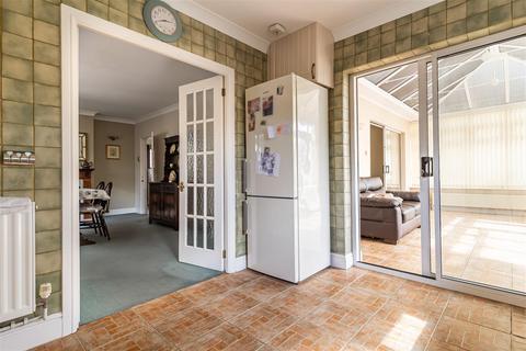 48 Bridge Hill, Epping, CM16 4ER