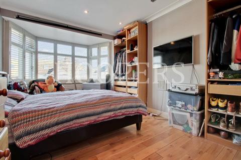 60 Vincent Gardens, London, NW2 7RP