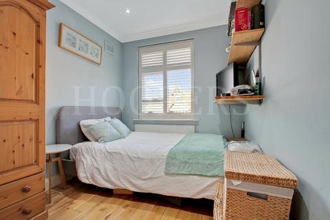 60 Vincent Gardens, London, NW2 7RP
