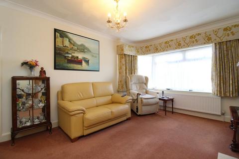 2 bedroom semi-detached bungalow for sale, Clifftown Gardens, Herne Bay, CT6