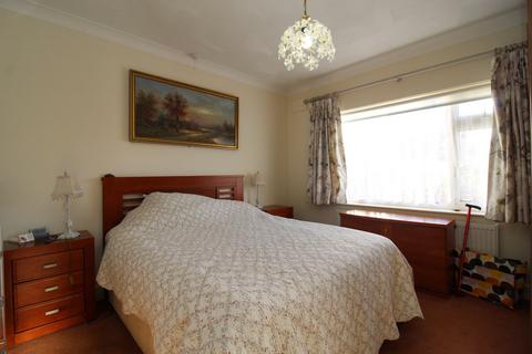 2 bedroom semi-detached bungalow for sale, Clifftown Gardens, Herne Bay, CT6