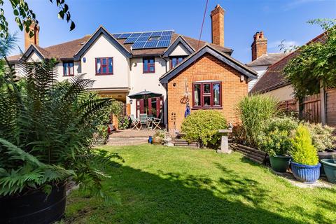 4 bedroom semi-detached house for sale - The Street, High Ongar