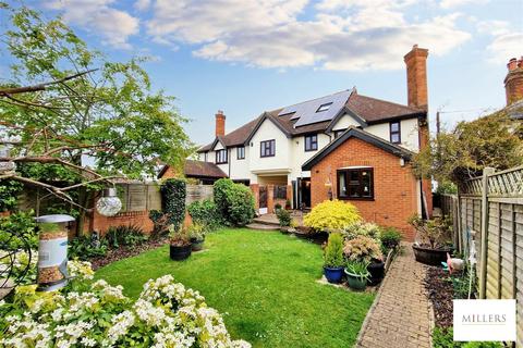 5 bedroom semi-detached house for sale, The Street, High Ongar