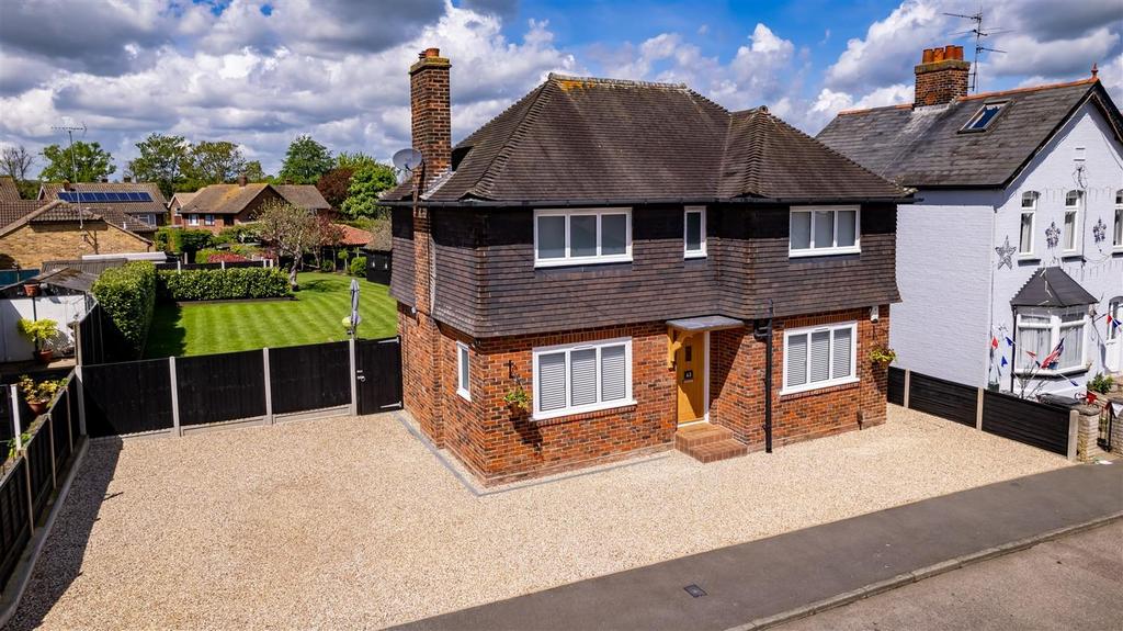 Cloverly Road, Ongar (DEVELOPMENT OPPORTUNITY) 3 bed detached house for