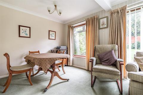 13 Hornbeam Road, Theydon Bois, Epping, CM16 7JU
