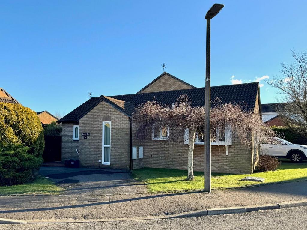 Bittern Way, Penarth 2 bed detached bungalow for sale £365,000