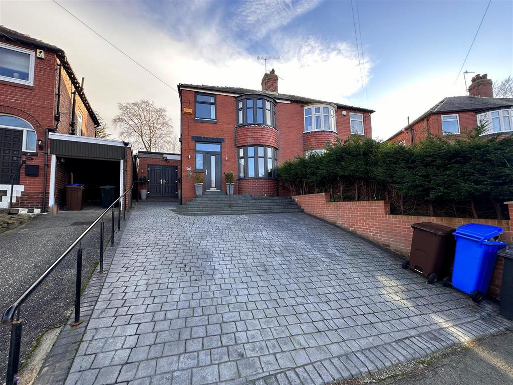 Crowland Road, Sheffield Lane Top, S5 3 bed semidetached house £250,000