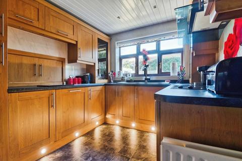 8 Dunster, Tamworth, B77 1JT