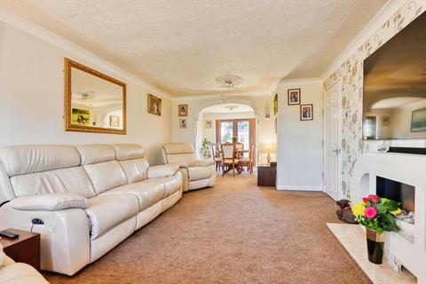 8 Dunster, Tamworth, B77 1JT