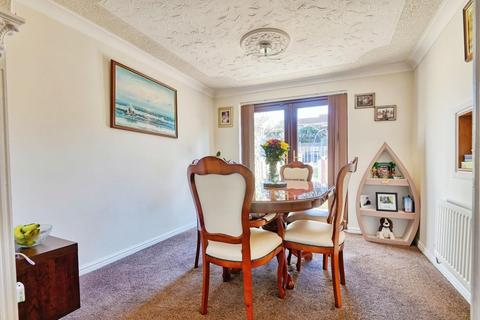 8 Dunster, Tamworth, B77 1JT