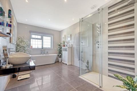 44 Dukes Avenue, Theydon Bois, Epping, CM16 7HF