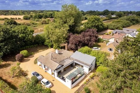 3 bedroom detached bungalow for sale, Mill Street, Hastingwood