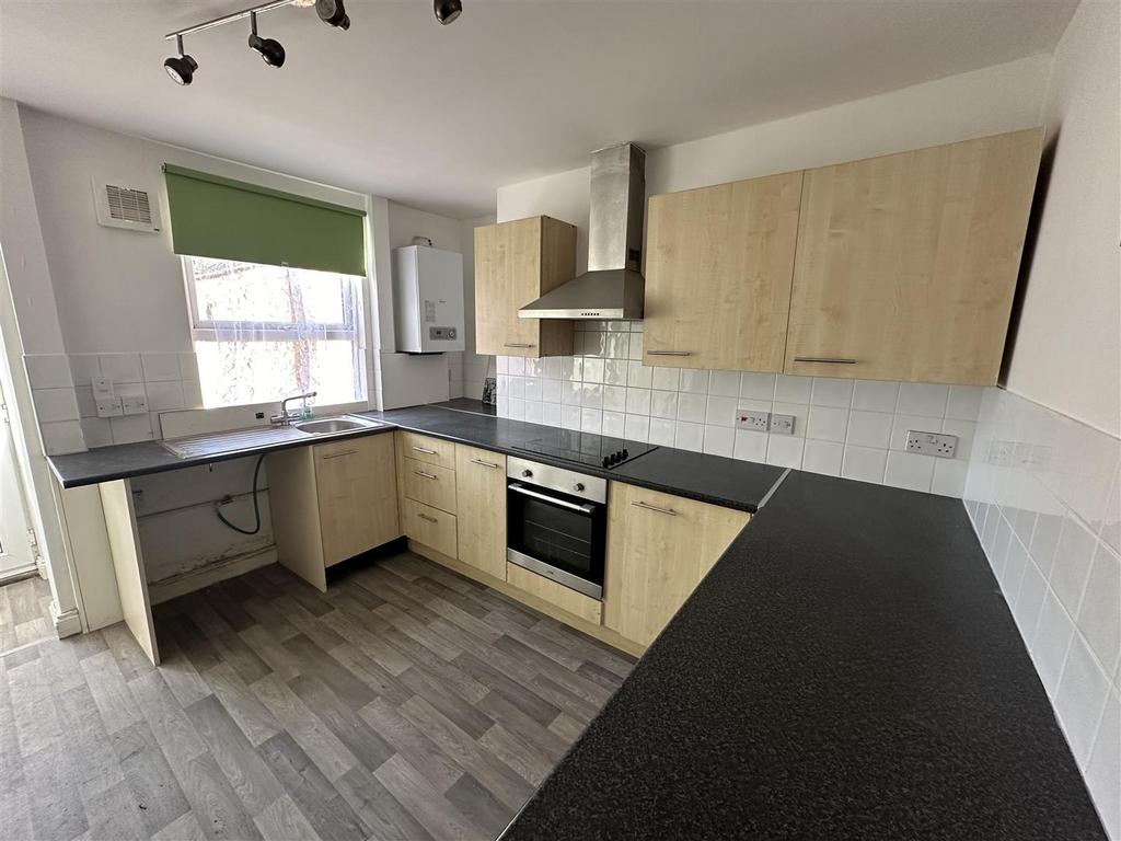 Willington Road, Kirton, Boston 3 bed terraced house to rent £795 pcm (£183 pw)