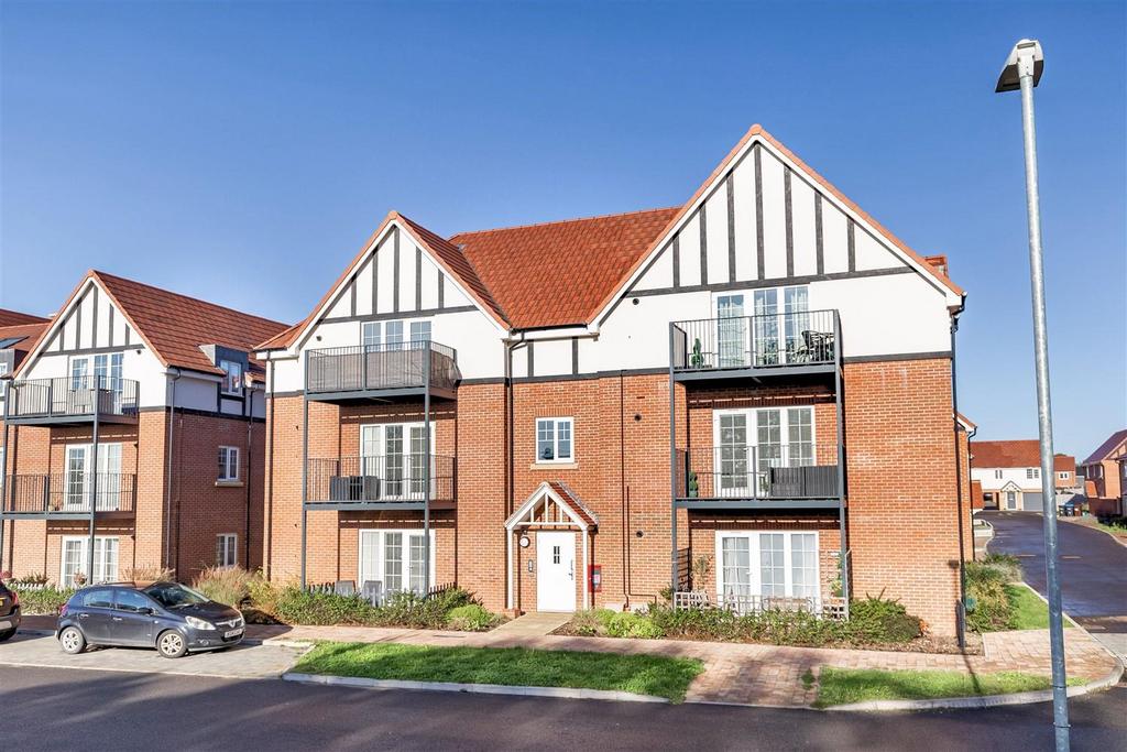 22 Kingfisher Way (16).jpg
