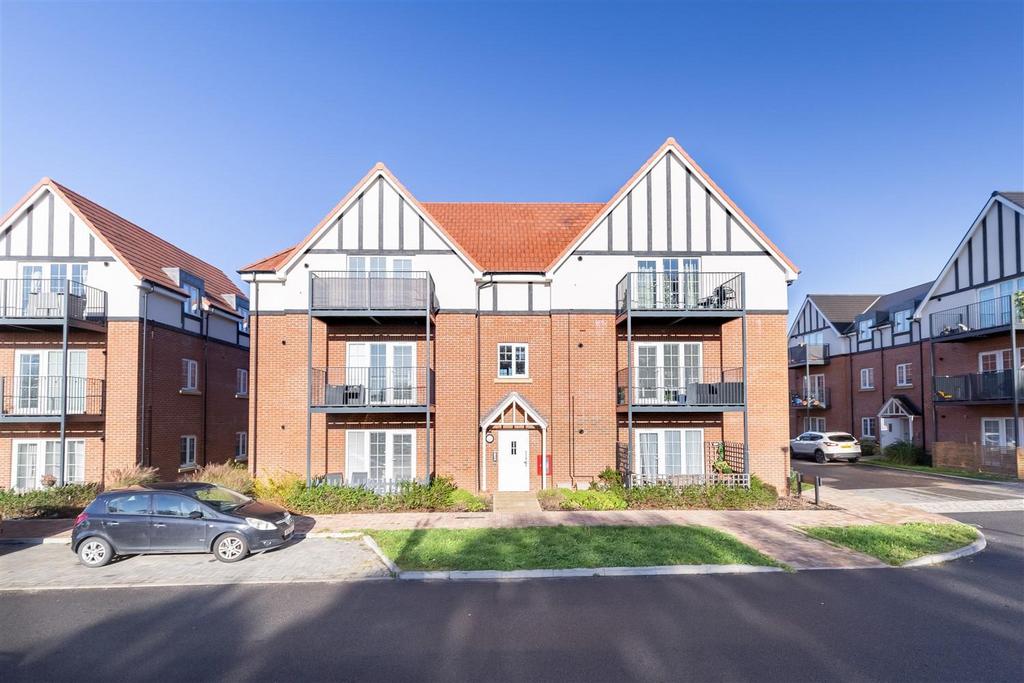 22 Kingfisher Way (15).jpg