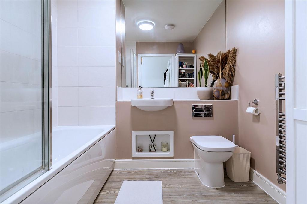 22 Kingfisher Way (1).jpg