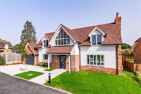 4 bedroom detached house for sale, Lippitts Hill, High Beach, Loughton