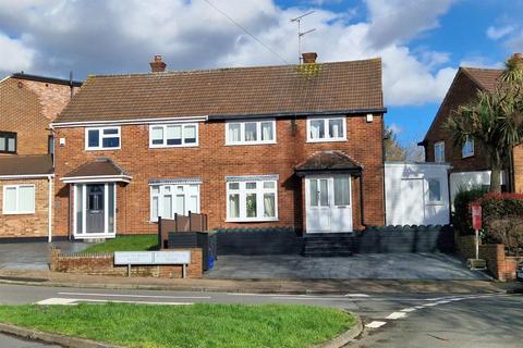 3 bedroom semi-detached house for sale, Beaconfield Road, Epping.