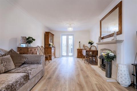 114 Beaconfield Road, Epping, CM16 5AT