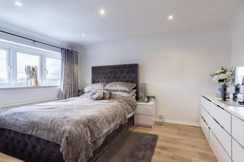 114 Beaconfield Road, Epping, CM16 5AT