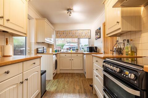 25 Rayfield, Epping, CM16 5AD