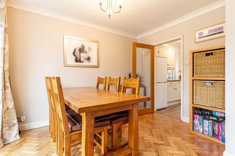 25 Rayfield, Epping, CM16 5AD
