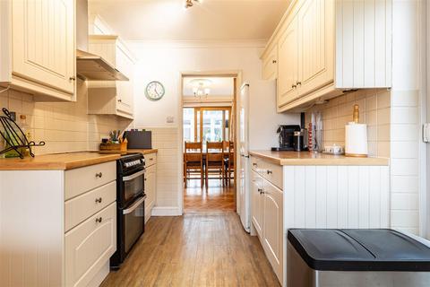 25 Rayfield, Epping, CM16 5AD
