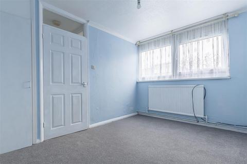 3 bedroom flat for sale, Birch View, The Plain, Epping