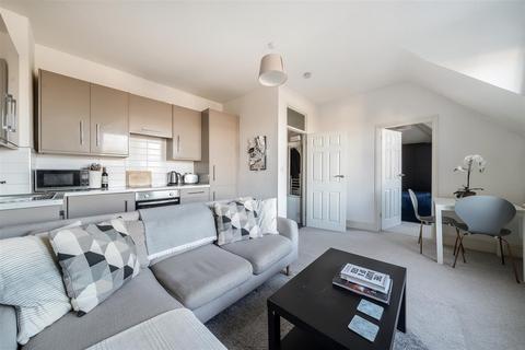 1 bedroom apartment for sale - Claremont Gardens, Surbiton