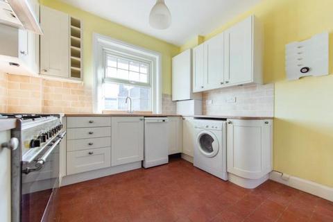 4 bedroom flat to rent, Jebb Avenue, London