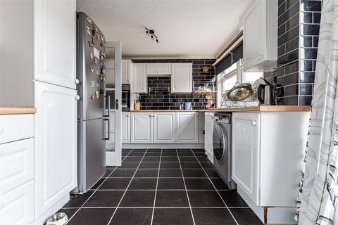 87 Parklands, Coopersale, Epping, CM16 7RG