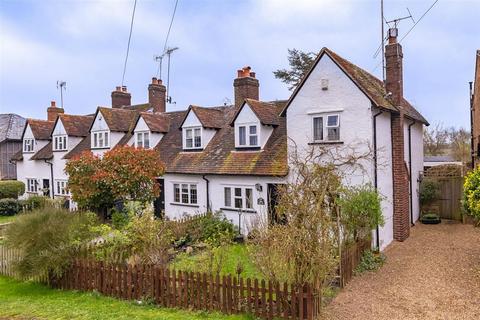 3 bedroom end of terrace house for sale, Duck Lane, Thornwood.