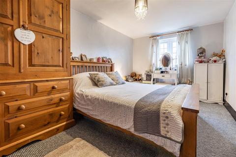 35 Duck Lane, Thornwood, Epping, CM16 6NF