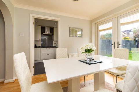 3 Green Close, Epping Green, Epping, CM16 6PS