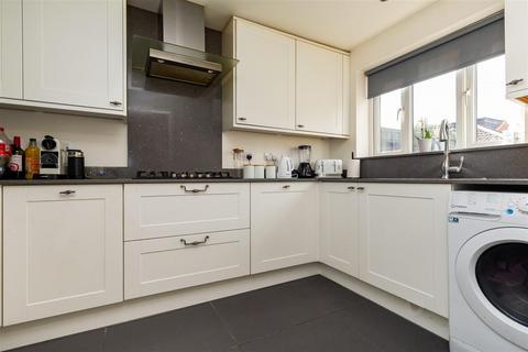 3 Green Close, Epping Green, Epping, CM16 6PS