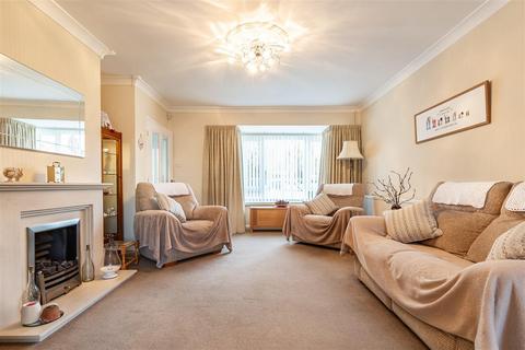 56 Green Glade, Theydon Bois, Epping, CM16 7LZ