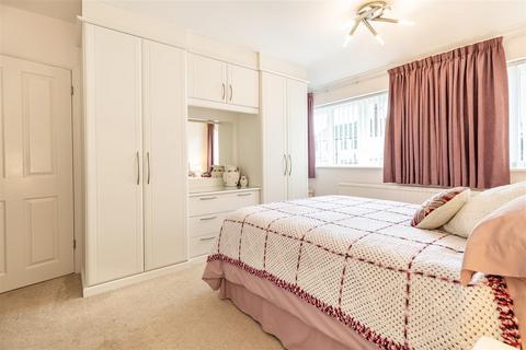 56 Green Glade, Theydon Bois, Epping, CM16 7LZ