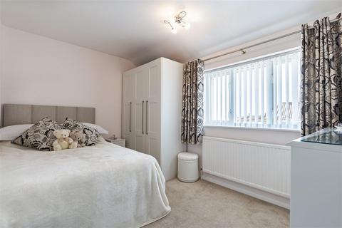 56 Green Glade, Theydon Bois, Epping, CM16 7LZ