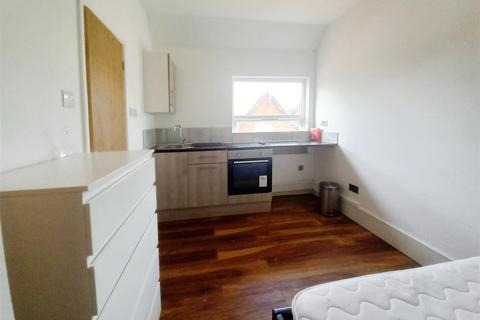 House share to rent - Shorncliffe Road, Folkestone
