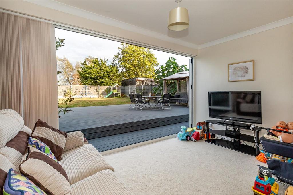 Weald Bridge Road, North Weald 4 bed detached house for sale £720,000