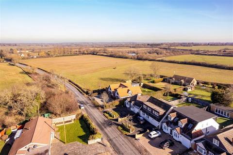 4 bedroom detached house for sale, Weald Bridge Road, North Weald