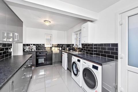 3 bedroom house for sale, The Crestway, Brighton