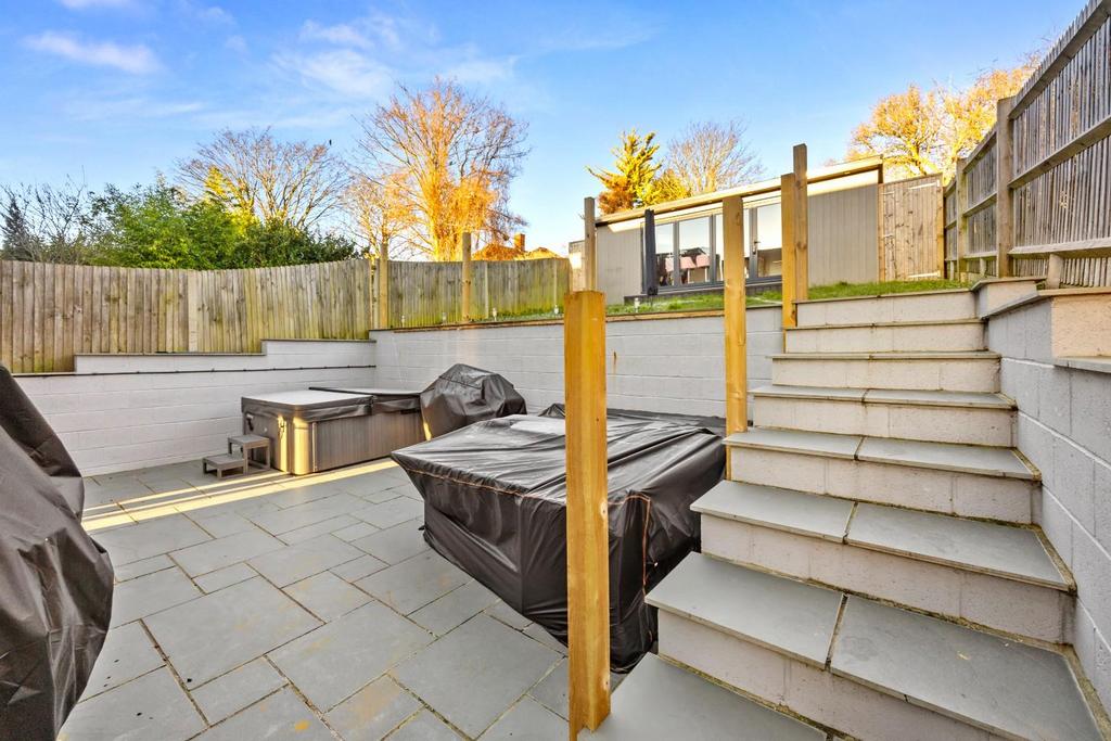 The Crestway, 43 018.jpg