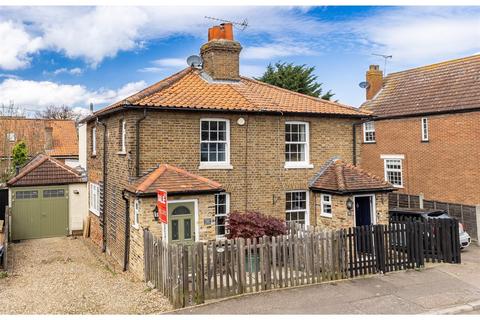 74 Coopersale Common, Coopersale, Epping, CM16 7QU